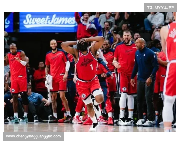 16日9:00视频直播NBA常规赛火箭vs雷霆 哈登PK双少 16日9:00视频直播NBA常规赛火箭vs雷霆 哈登PK双少